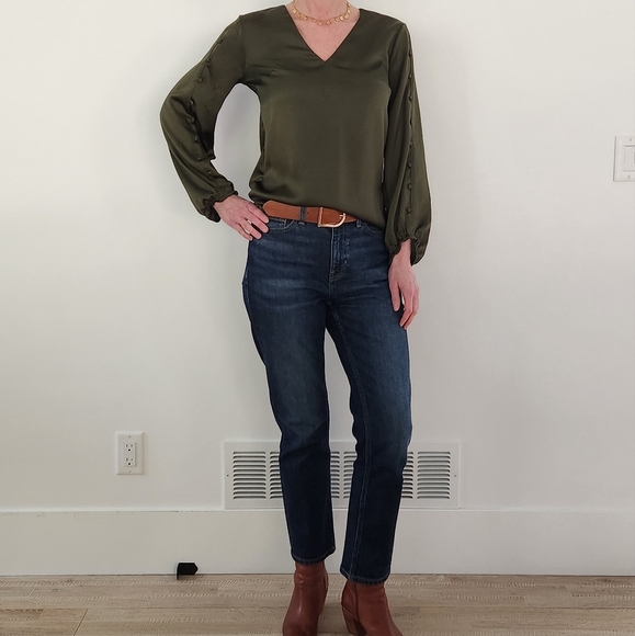 Green blouse - Picture 2 of 4